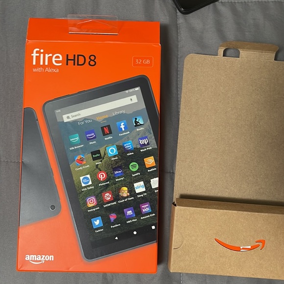 Amazon fire HD 8 tablet 8” 32GB black - Picture 2 of 2